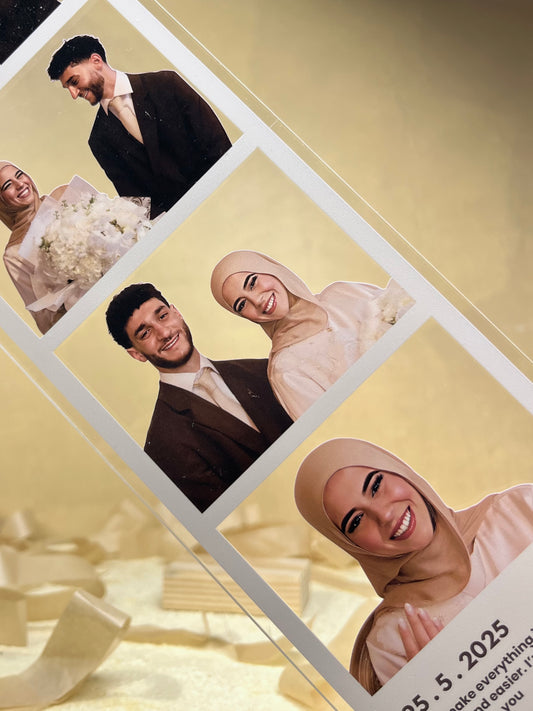 حامل صور أكريليك مخصص - 4 صور ورسالة