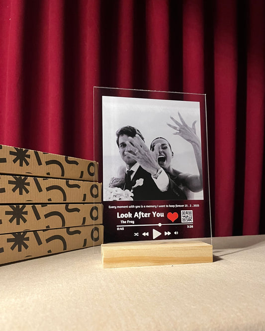Music Frame with a massage