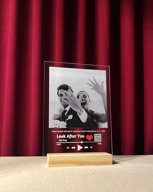 Music Frame with a massage