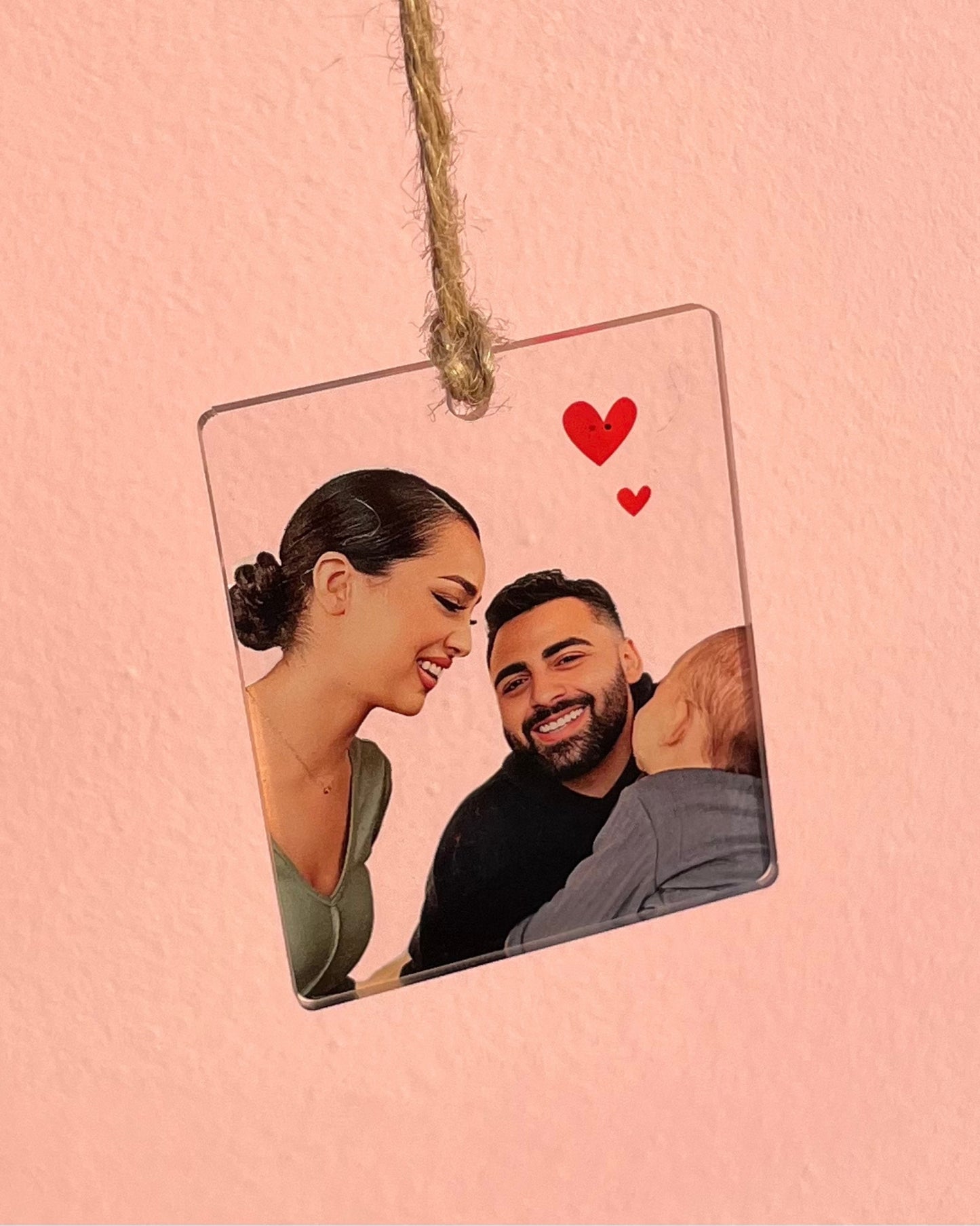 قلادة سيارة عائلية