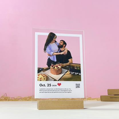 Acrylic frame with a White border and qr code